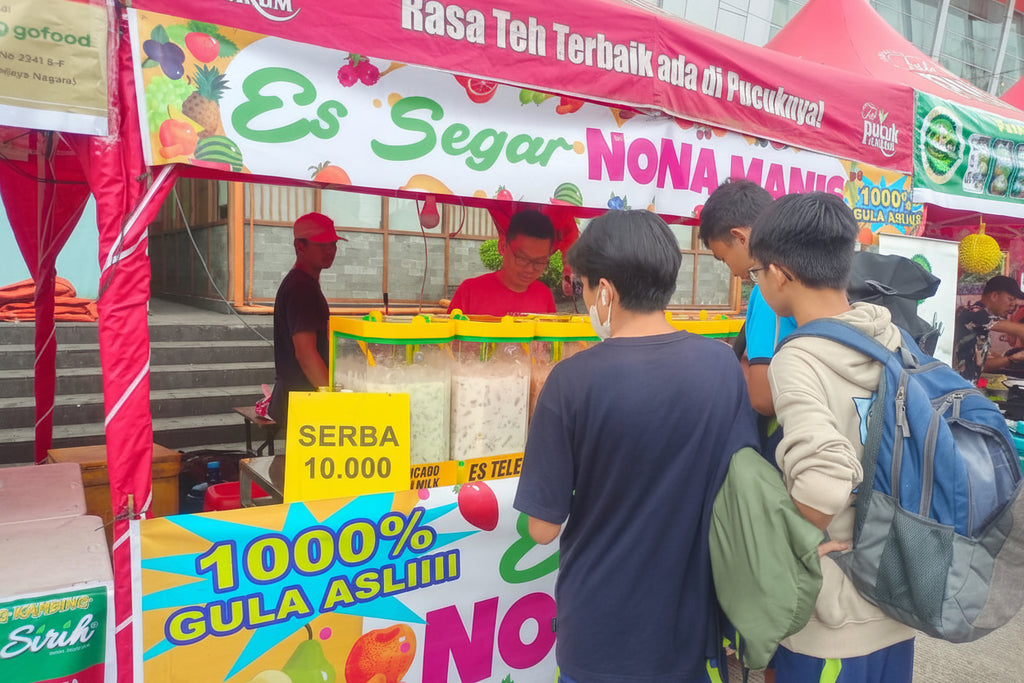 Tempat Minuman Es Acrylic SegiEnam 25X30 Tinggi 45 cm 25 30 Liter