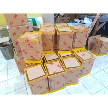 Tempat Brosur Acrylic Holder A4 A5 3 Susun Acrylic Flyer Holder Premium