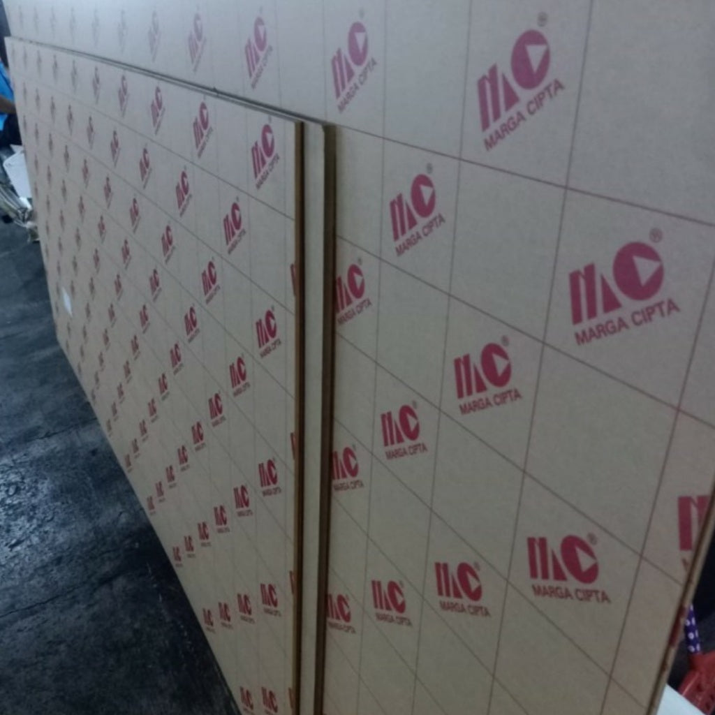 Acrylic Bening 1.5 mm 122 x 183 cm Akrilik Marga Cipta